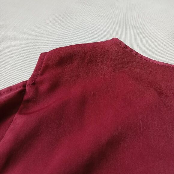 Ro & De Maroon Red Lace Up Bell Sleeve Cold Shoulder Blouse Women's Size Medium - Picture 12 of 15